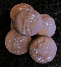 Load image into Gallery viewer, Specialty Oreos
